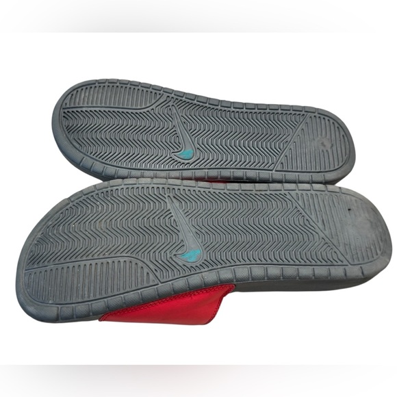 Nike Red and White Men’s 9 High End Retro Slides Flip Flops Sandals - Picture 4 of 5